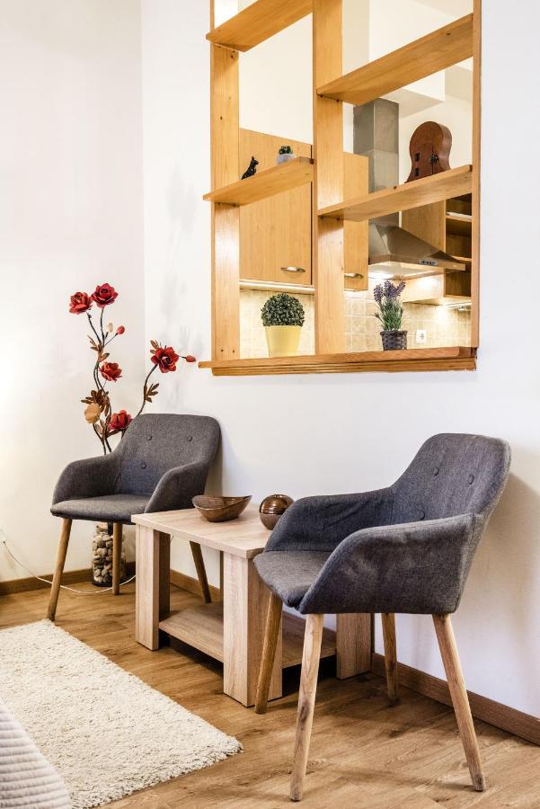 Downtown Charm With Balcony And Garden View Apartment Budapest Luaran gambar